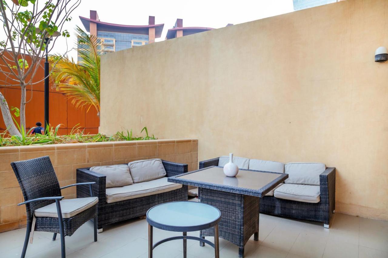 Maison Privee - Bright Apt With Maid & Beach Access On The Palm * Dubai
